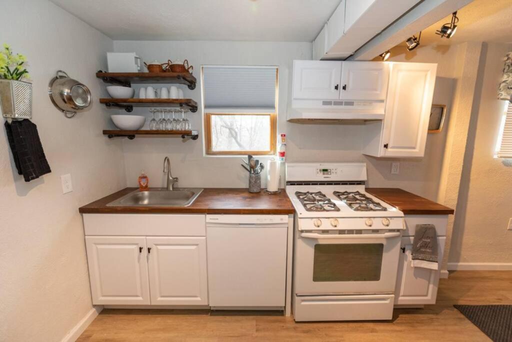 Cozy & Comfy Cottage In The City - W Parking Pittsburgh Eksteriør bilde