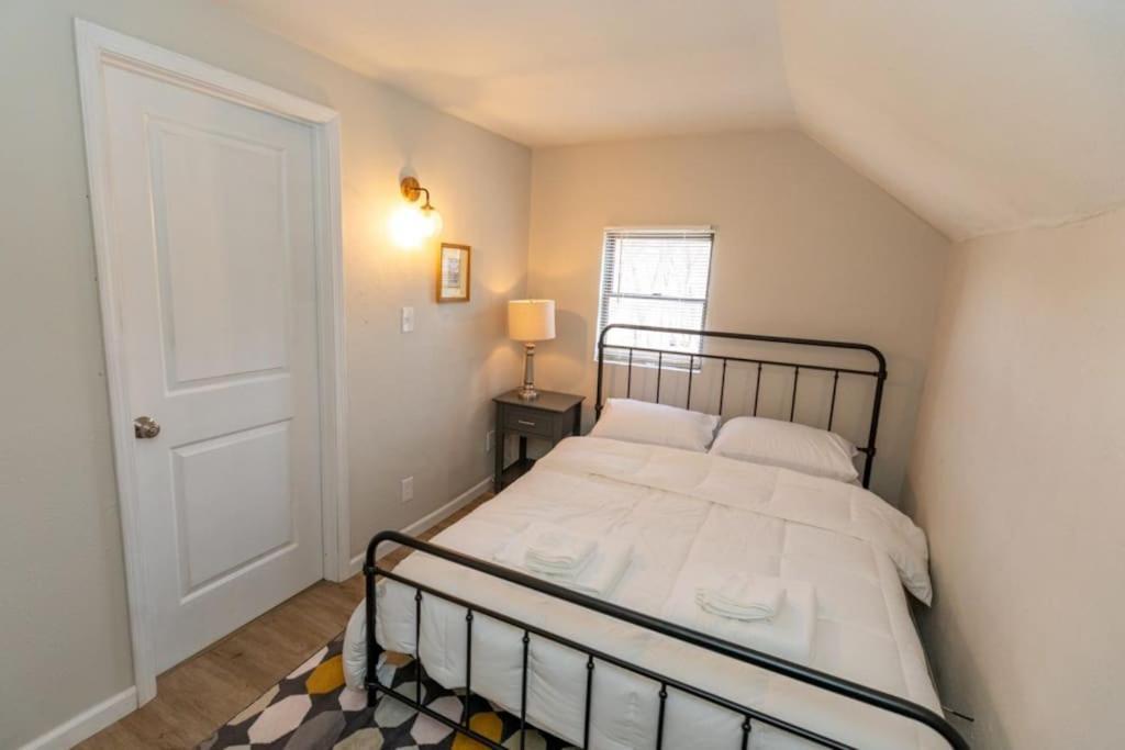 Cozy & Comfy Cottage In The City - W Parking Pittsburgh Eksteriør bilde